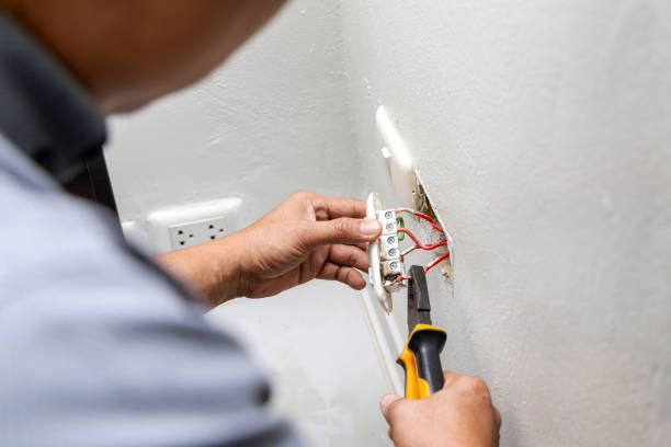 Best Circuit Breaker Repair  in North Bellport, NY